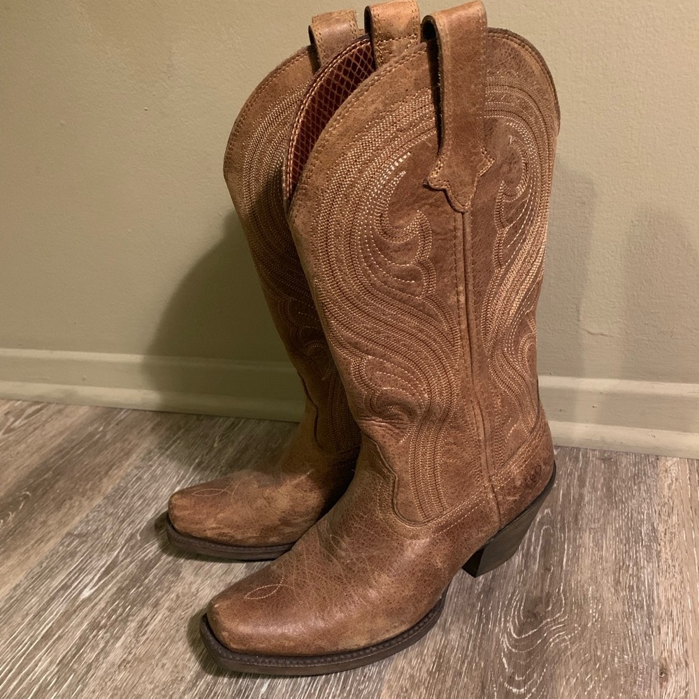 Ariat Women’s cowboy boots